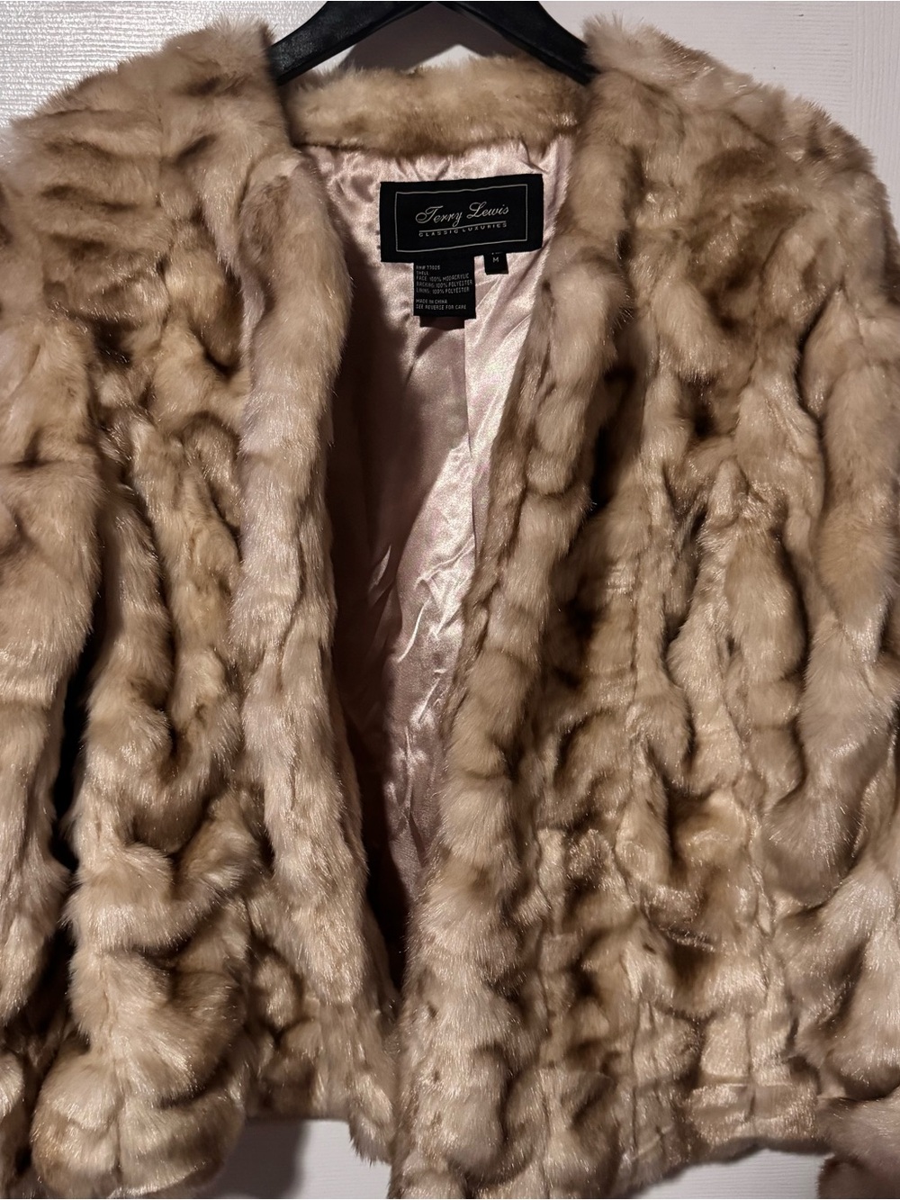 Terry Lewis Classic Luxuries Faux Fur Jacket Medium | Soft Beige Chubby Coat